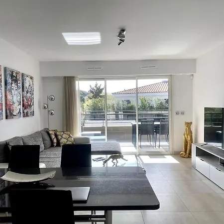 Exclusive * Saint-Tropez